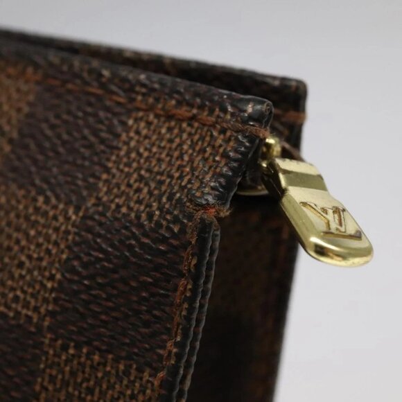 LOUIS VUITTON Damier Ebene Poche Toilette 26 Pouch - Picture 7 of 16